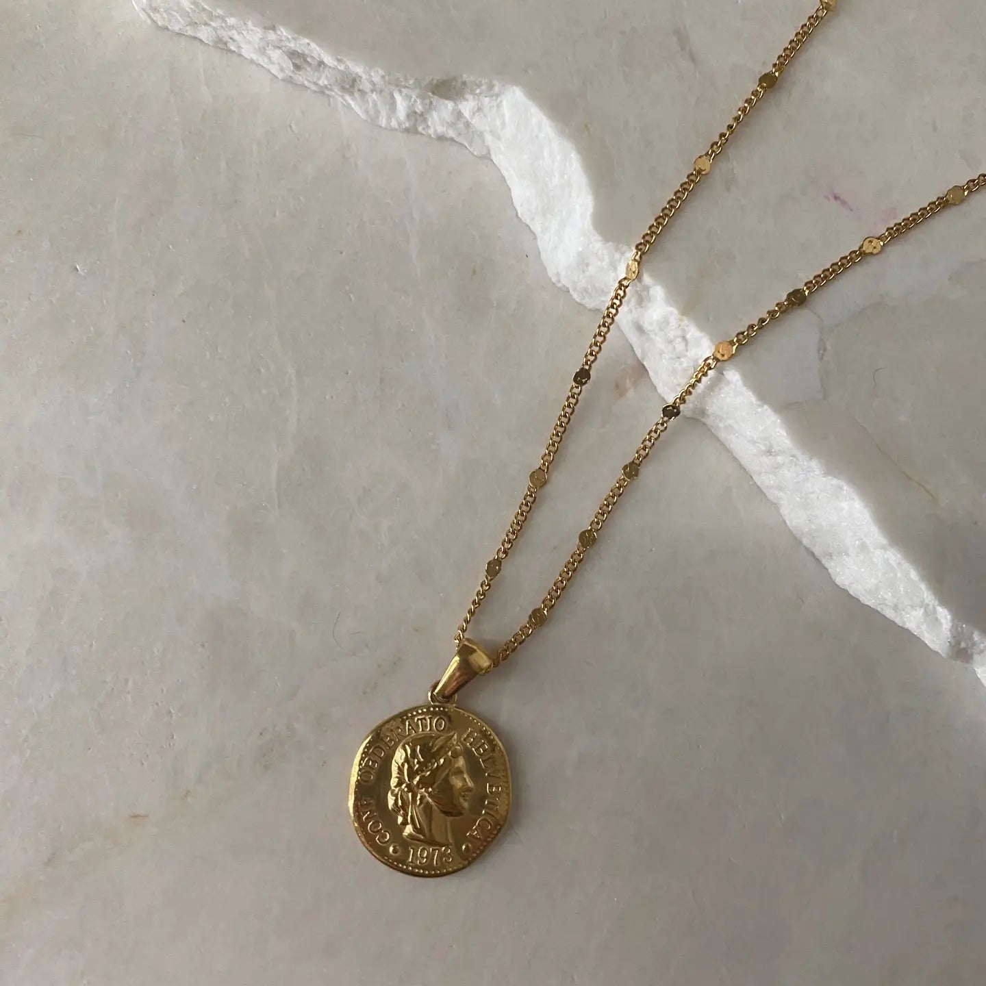 Sasha Pendant Necklace