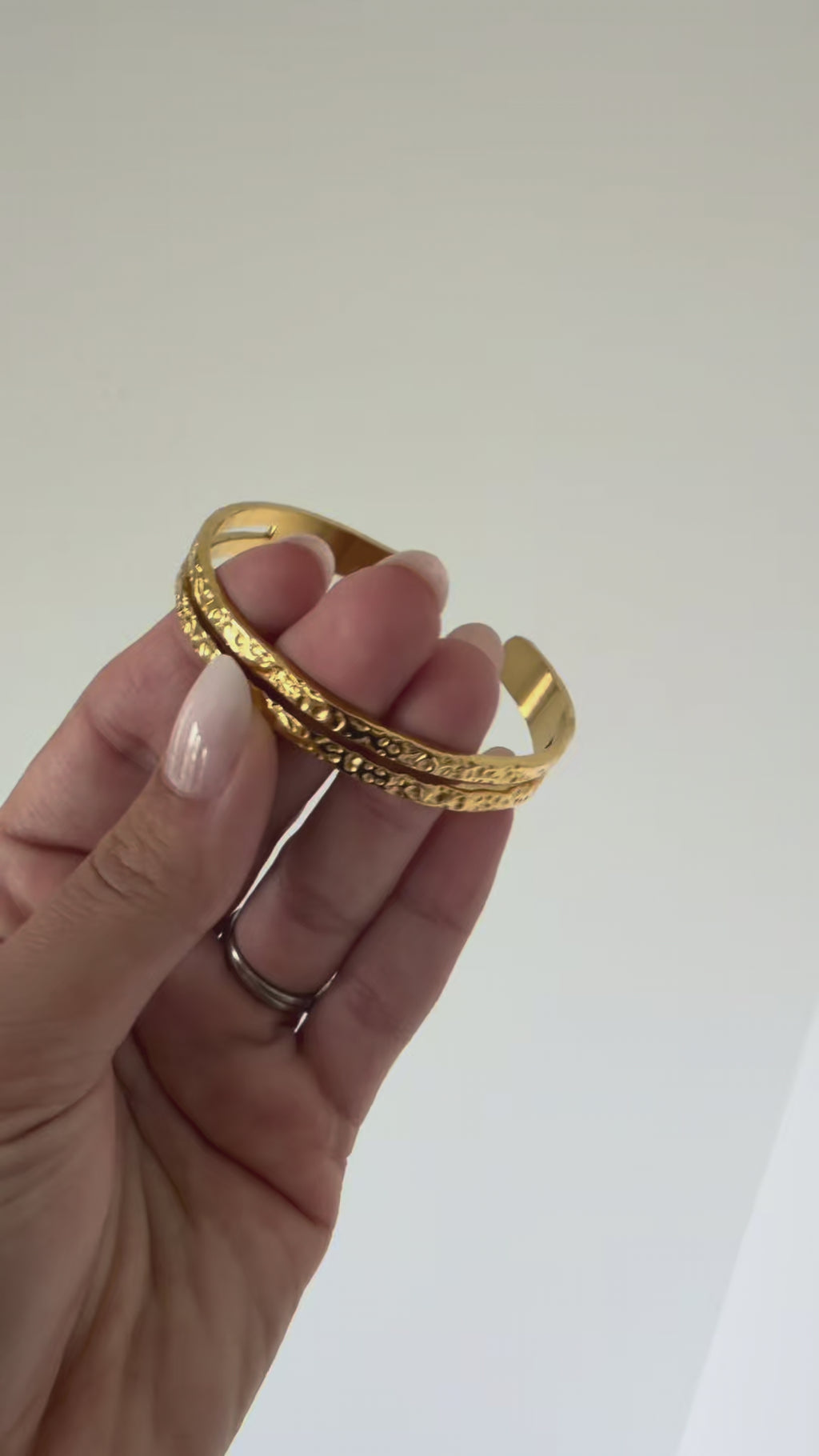 Soleil Cuff - Waterproof