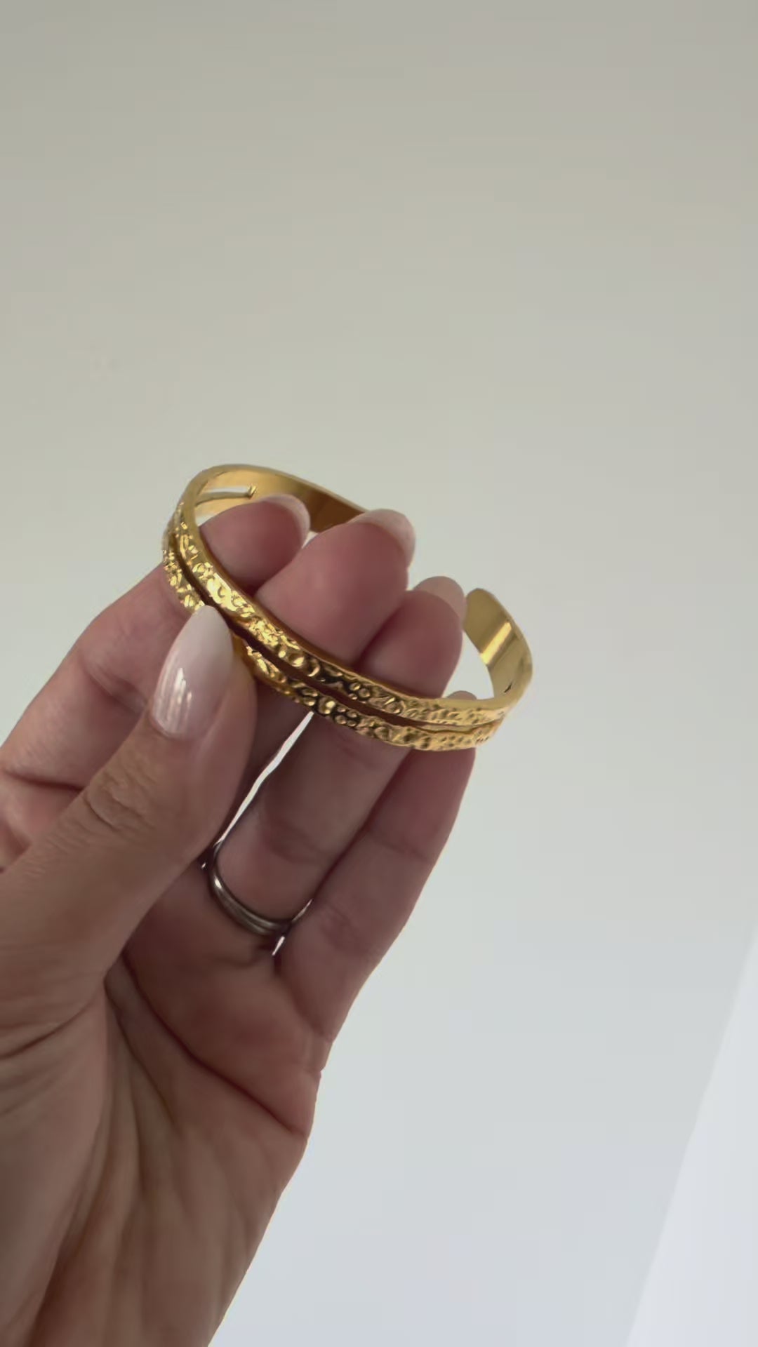 Soleil Cuff - Waterproof